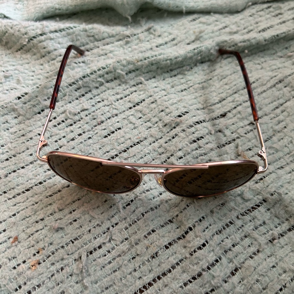 Solar Accents Sunglasses. Lightweight excellent condition